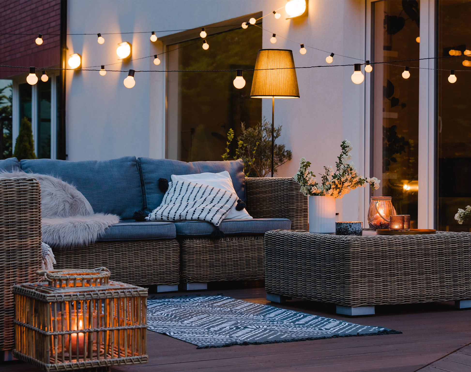 Outdoor Lighting Installation Livonia MI | Outdoor Wall Lighting | A-Team Hardscapes - patio-light-2